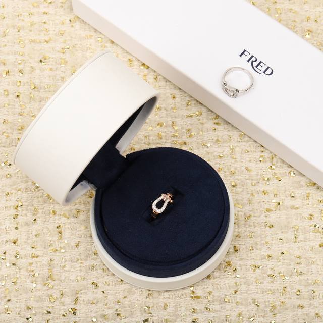 206909 We offer a medium-sized horseshoe ring, customizable with real gold and d