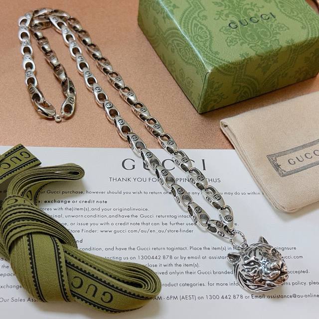 This is so cool! The latest 2025 Gucci necklace, a higher-end chain, the same c