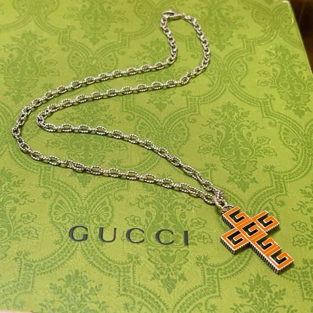 This is so cool! The latest Gucci necklace, a higher-end chain, is a classic st
