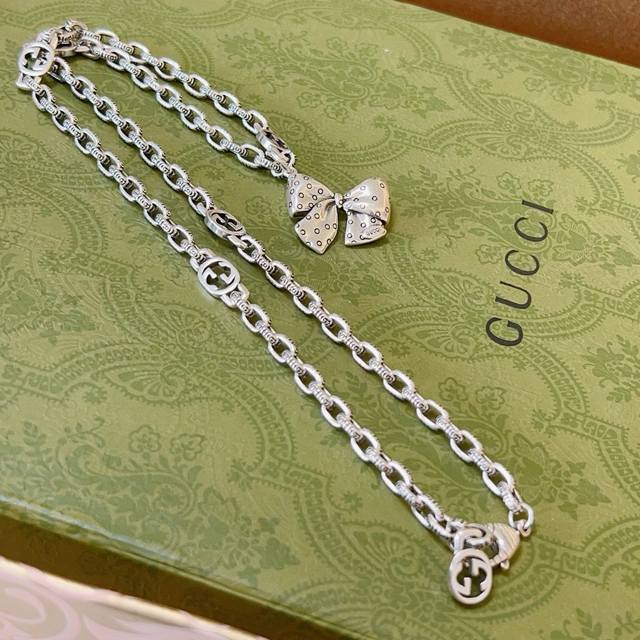 New bow-knot necklace for men and women. This is the latest 2025 Gucci necklace
