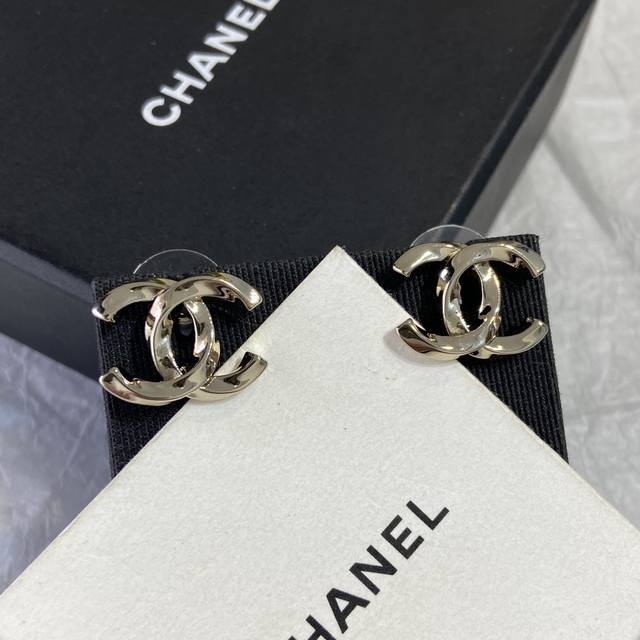 Xe0380 Ch Nel Xianger twisted double C earrings