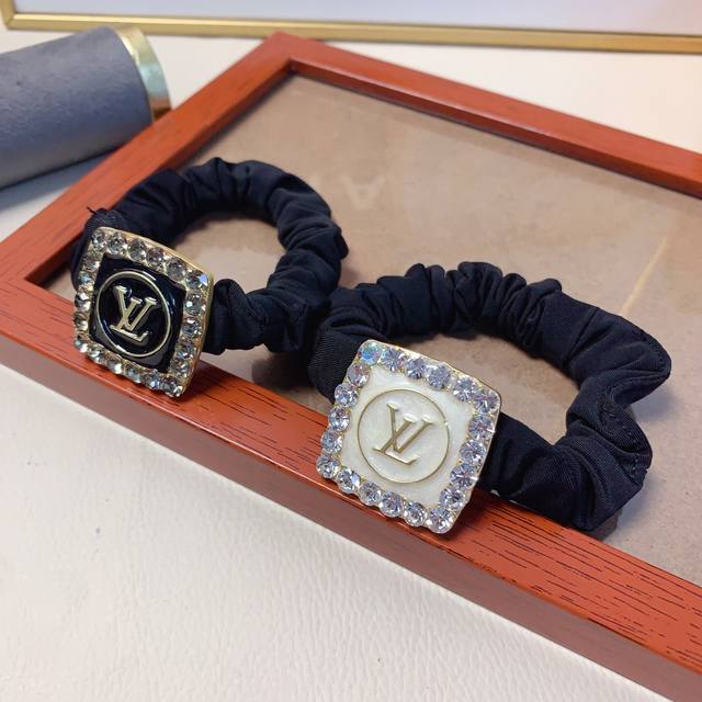 lv Louis Vuitton Donkey brand rubber band dripping oil Czech diamond rubber band