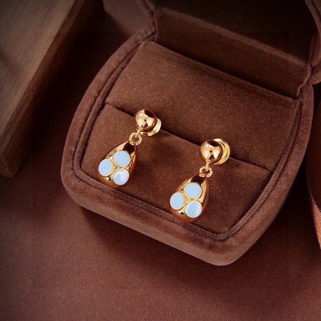 Bv The new earrings are unique in design and full of personality, subverting you