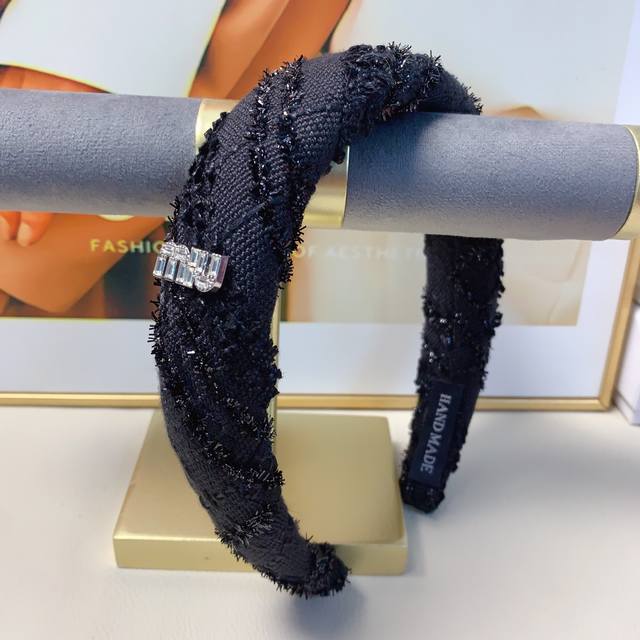 miumiu Miao Miao Miumiu headband Simple light luxury style headband temperament