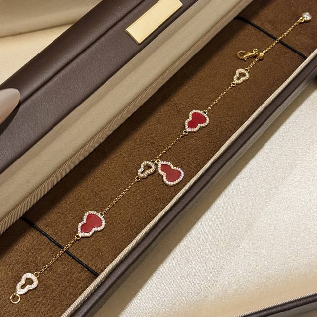 A5912 New Wulu series red agate six-gourd bracelet. Gourds have symbolized "bles