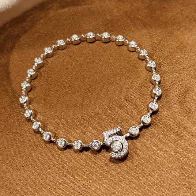 A6501 New Chanel-style classic five-character starry sky bracelet from a big bra