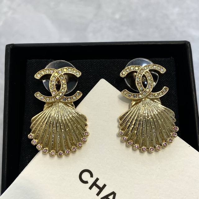 Xe736 Ch Nel Xianger 23C Pink Diamond Gold Shell Stud EarringsFirst discovered o