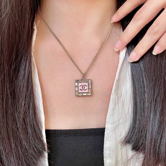 Chanel classic double C necklace