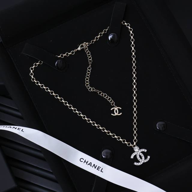 Chanel full diamond double C necklaceSpring and summer vacation single productCu