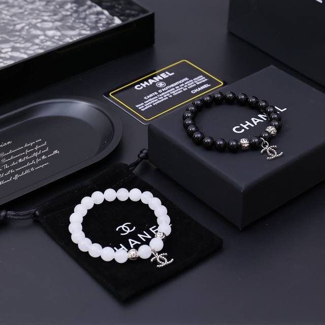 New product release: A stunning Chanel bracelet, even higher-end, the same styl
