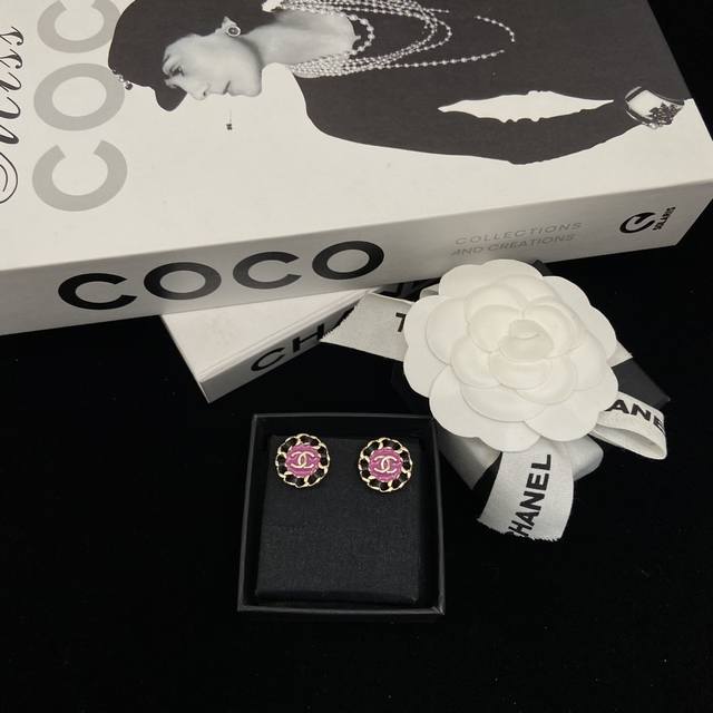 Chanel 24A leather enamel earrings Noble purple Very suitable for skin tone and