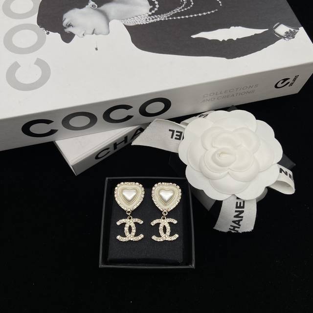 Chanel Double C Heart Enamel Earrings Rich Princess Temperament