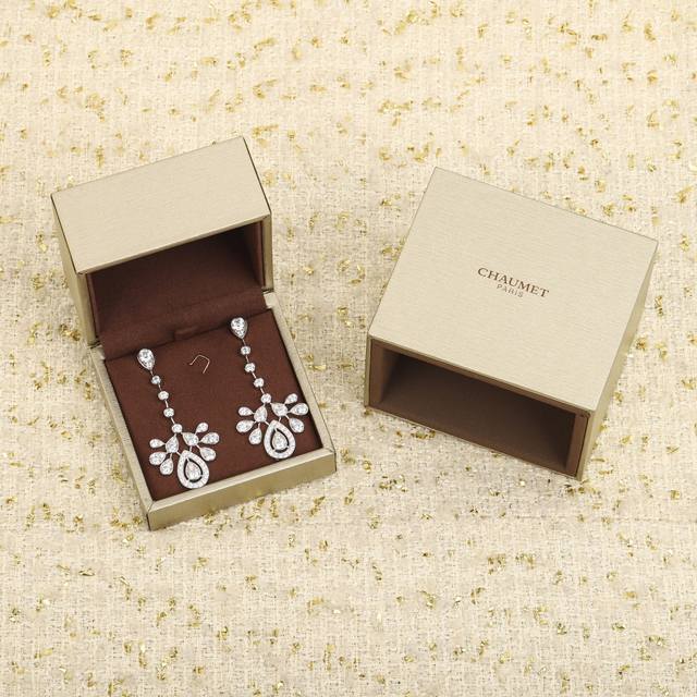 205814 We offer the same Josephine earrings as Yang Mi. Custom-made with real go