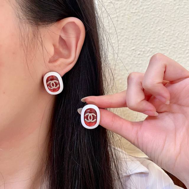 Chanel oval double C earrings