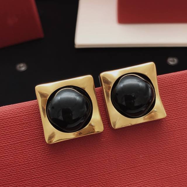 Number Yed0020 Yvessaintlauren* latest square black earrings consistent Zp brass