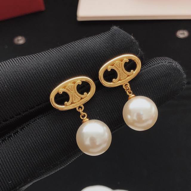 No. Sled0003 Celine Arc de Triomphe earrings with pearls Celne Celine Arc de Tr