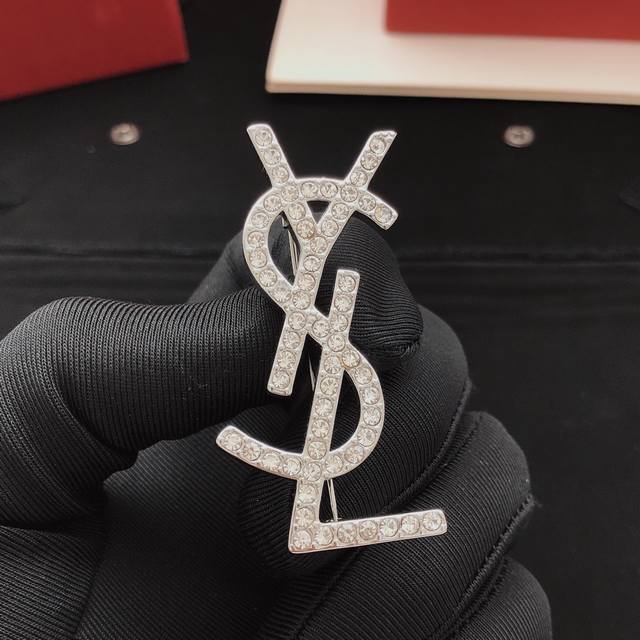 No. Yxz0010 Yvessaintlauren* latest silver diamond brooch consistent Zp brass m