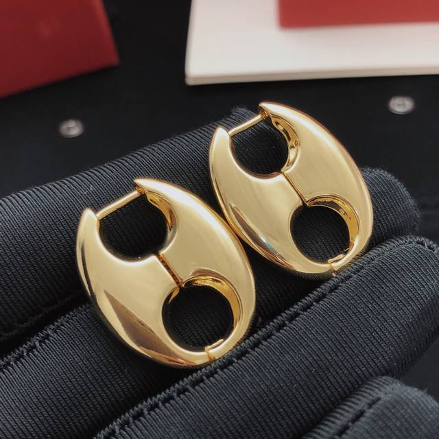 #No. Ged0192 Gucc*Latest model finger nose smooth earrings consistent Zp brass m