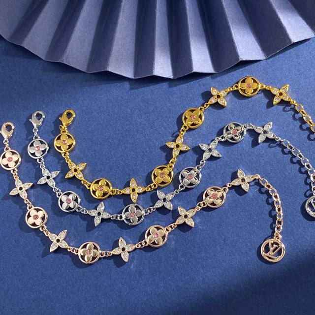 Lv Louis Vuitton fashion high-end glossy old pattern round four-leaf flower diam