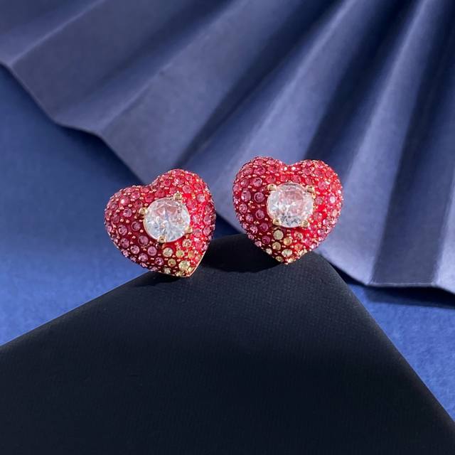 Earrings Swarovski's new Valentine's Day fashion, sweet temperament pink diamon