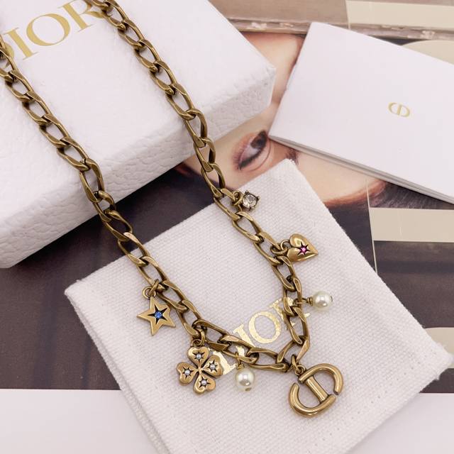 High-quality details as shown in the picture D Retro multi-accessory necklace Z