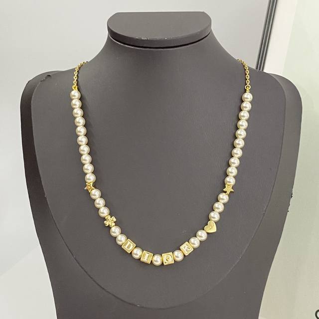 Today's new model code N1151 Dior necklace hot-selling model hot new arrival Di