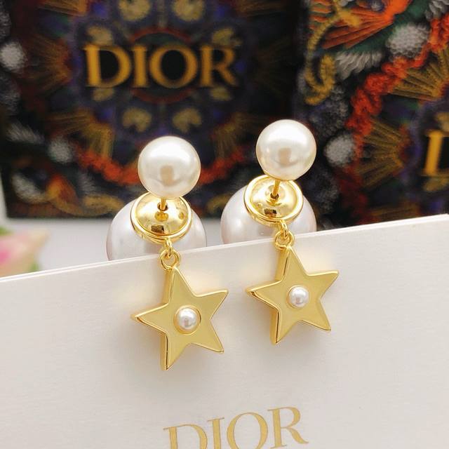 No.Ded0655 Dio*Latest star earrings consistent Zp brass material
