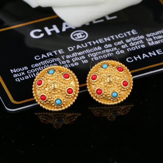 Chanel retro metal vintage earrings simple style super atmospheric Xiaoxiang dou