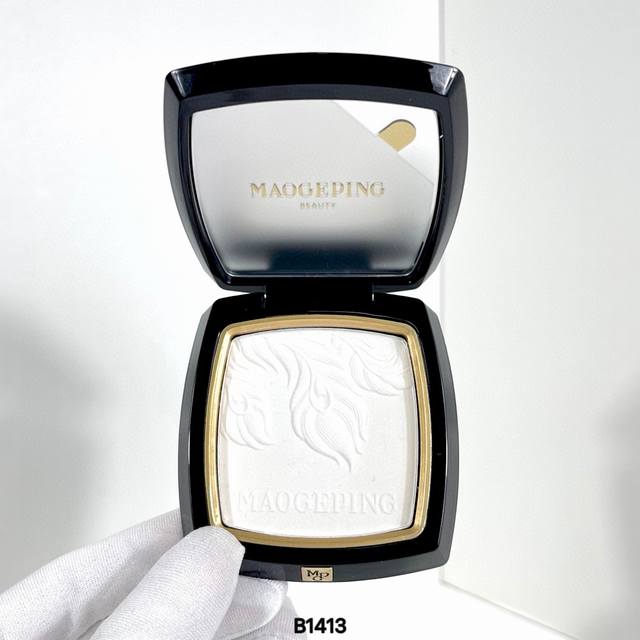 High-quality Mao Geping Little White Feather Powder 6G. Code: B1413! Shade: 801#