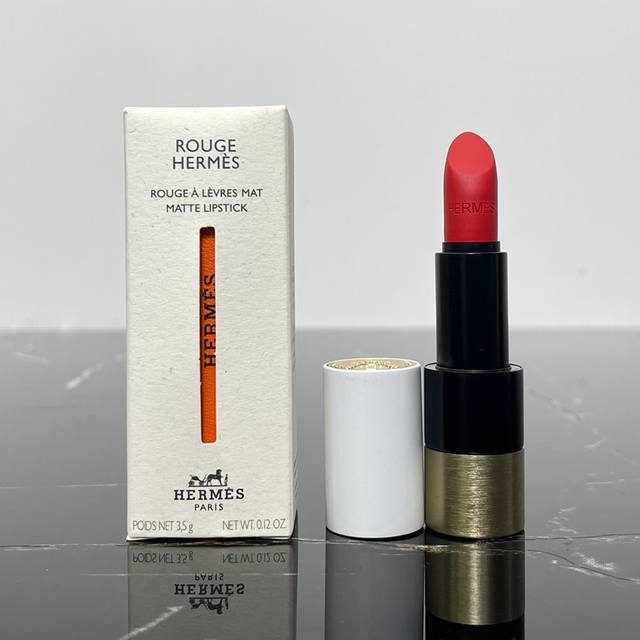 High-quality Hermes lipstick. Shade: 46# Efab2 code! Hermes lipsticks are all cy