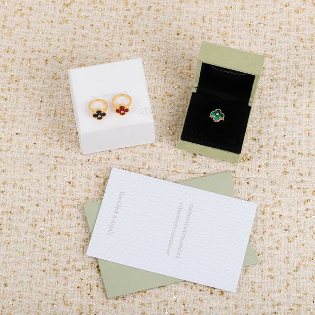 Malachite in other colors Vca four-leaf clover ring with diamonds Zp35230+ Vc cl