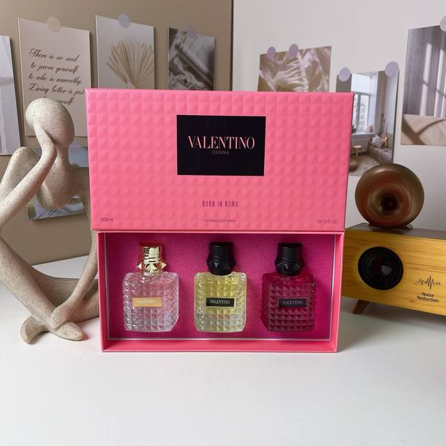 Valentino sample pink three-piece set 30ml Ddd