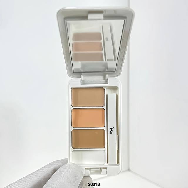 High-quality Ipsa 3-color concealer palette 4.5G! A concealer that many celebrit