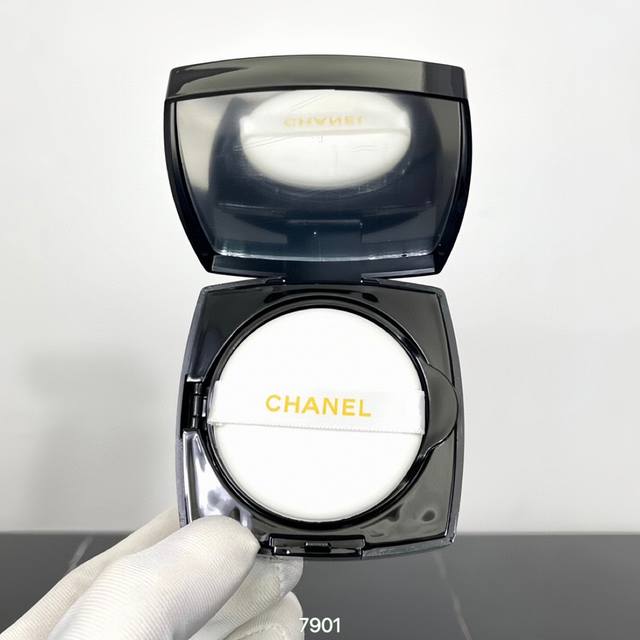 High-quality Chanel Jelly Cushion 11G. Code: 7901! 3 shades: N10#-N20#-N12#. Mat