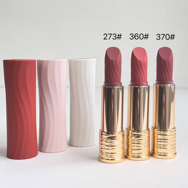High-quality Lanc?me Qixi Festival Love at Dawn Lipstick 3.4G! Shades: 273-360-3