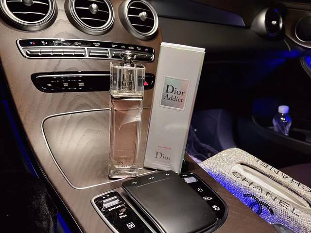 Original Quality Dior Addict Eau de Toilette ML Suitable for: Lively, playful, a