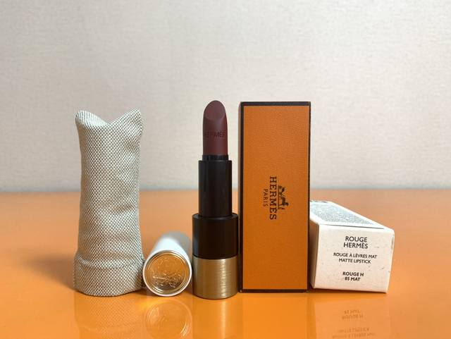 Mingtong Version Hermes Matte Lipstick #85 A gorgeous retro berry red This one i