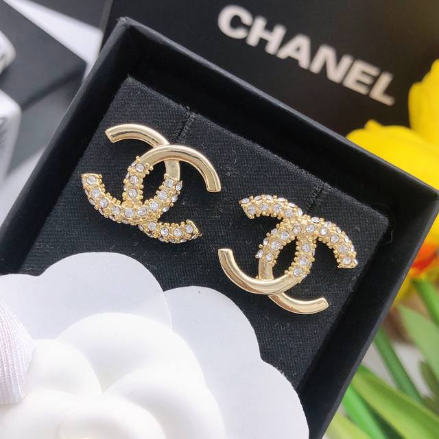 Item No. Xed0292 22K New Half-Diamond Double C Gold Stud Earrings. This style is