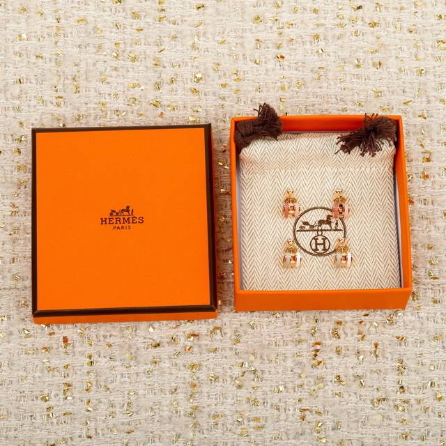 203258 We offer Mini Stud Earrings Zp4160. For bulk inquiries, please contact Cu