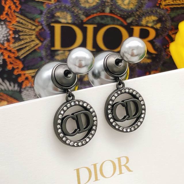 Item No. Ded0444 Dior size pearl black, exuding a high-end feel. Cd round Ddd