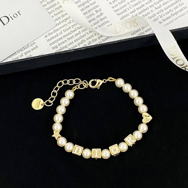 Today's New Arrival Code H584 Dior Bracelet Hot Selling Item! Dior Light Gold Mu