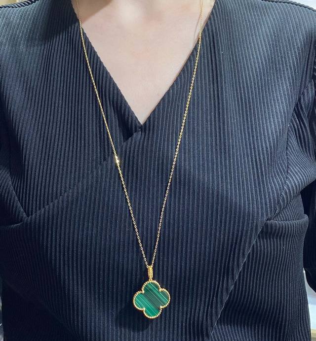 V gold plated with CNC clasp, Zvca natural malachite large four-leaf clover neck