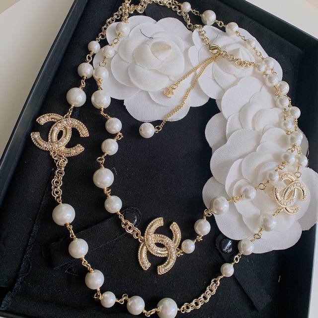 Item No. Xxl0812 A beautiful new arrival: a matte gold long chain with seed bead