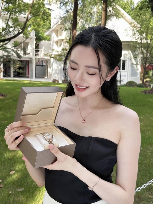 We produce diamond-studded necklaces for dresses, batch size Z (30 pieces, 700+