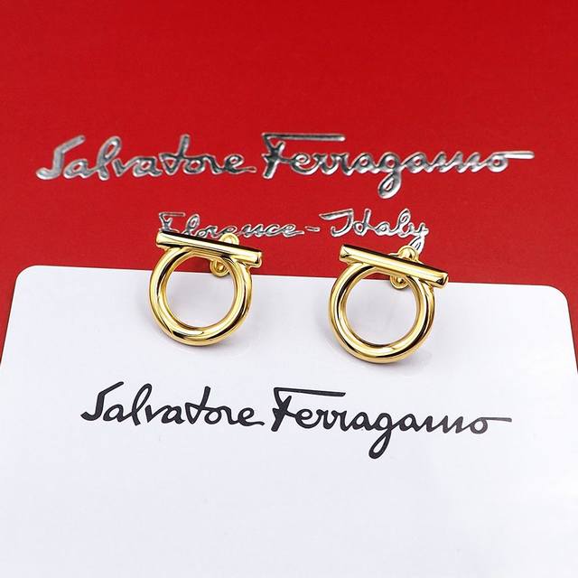 Ferragamo earrings Ddd