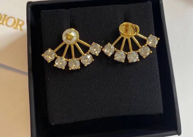Item No. Ded0139 Dior 7 Diamond Pearl Earrings, New Arrival at Boutique, Absolut