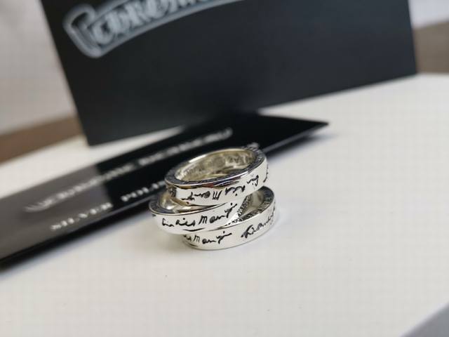 Balenciaga letter ring, simple design with logo and English website, stylish and