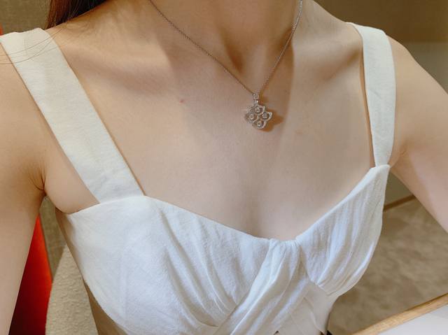 We offer high-volume production and customer inquiries. Our Colored Gemstone Ser