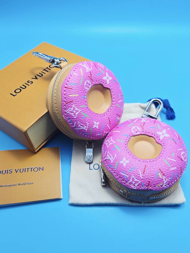 Box included, no box, discount 5. Mini donut charm/pendant. Louis Vuitton donut-