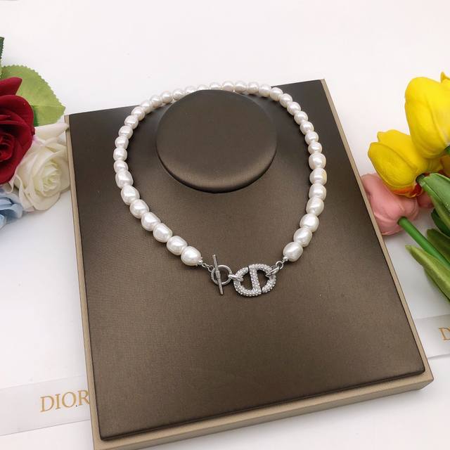 Item No. Dxl0160 Dio* Latest Pig Nose Pearl Necklace, Batch Z, Brass Material Dd